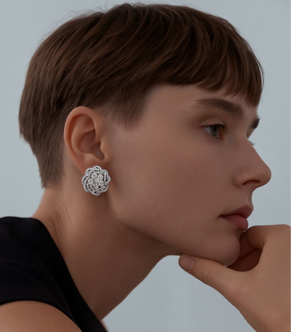 Elegant white Cluster AD Tops